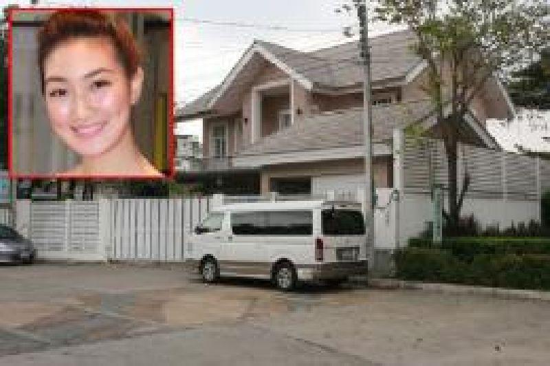 'แพนเค้ก' ชิ่ง ! หนีนักข่าวยิ่งกว่าในหนัง ใช้รถ 4 คัน ขับออกจากบ้านพร้อมกัน หลอกล่อไม่ให้รู้ว่าอยู่ใ