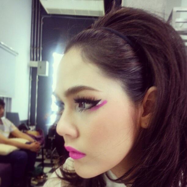 ดาราหน้าสวย @chompoo