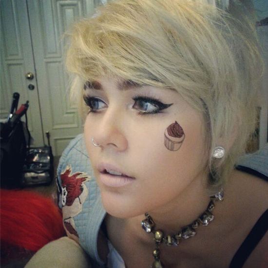 แฟชั่น ทรงผม ชมพู่ อารยา สวยเป๊ะ น่ารักทุกทรง!!