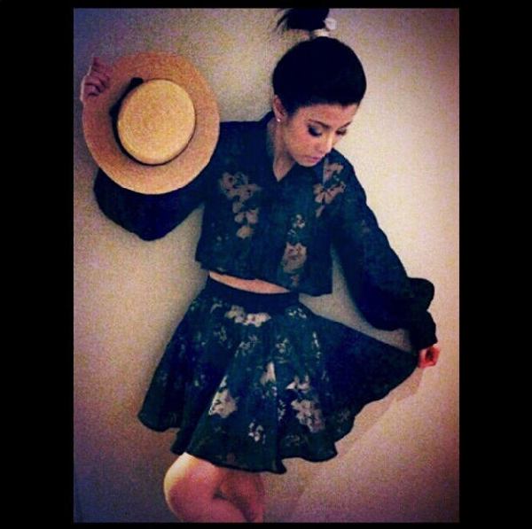 แฟชั่น ชุดเซต เสื้อผ้า 2 ชิ้นลายเดียวกัน เก๋เว่อร์ ๆ สไตล์ดาราสวยๆ