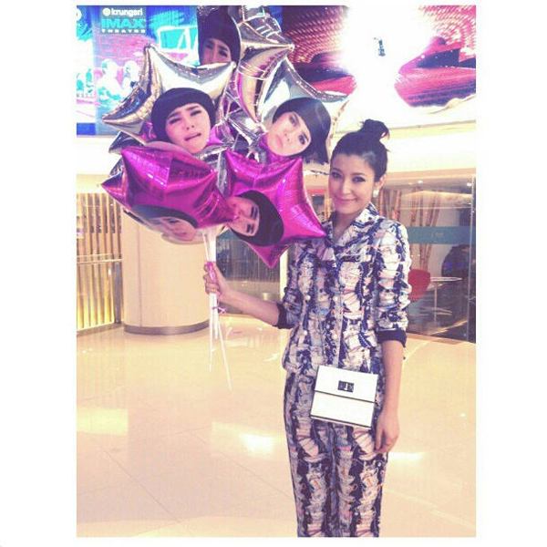 แฟชั่น ชุดเซต เสื้อผ้า 2 ชิ้นลายเดียวกัน เก๋เว่อร์ ๆ สไตล์ดาราสวยๆ