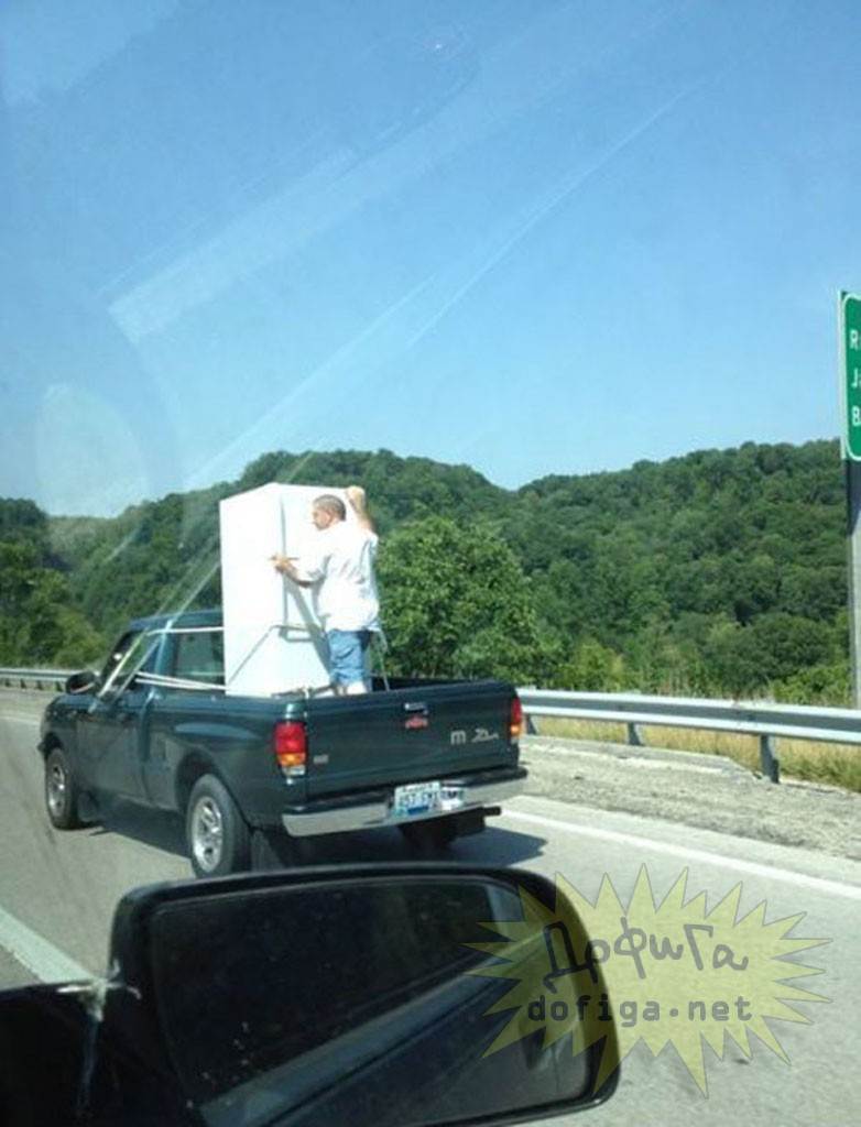 ภาพการใช้ชีวิตแบบเสี่ยงๆ ไม่มีลิมิตชีวิตเกินร้อย