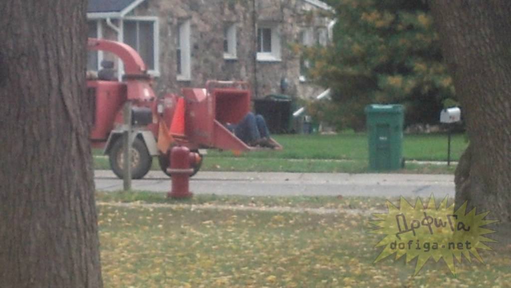 ภาพการใช้ชีวิตแบบเสี่ยงๆ ไม่มีลิมิตชีวิตเกินร้อย