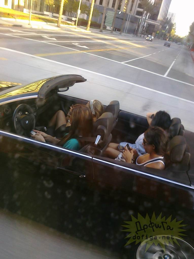 ภาพการใช้ชีวิตแบบเสี่ยงๆ ไม่มีลิมิตชีวิตเกินร้อย