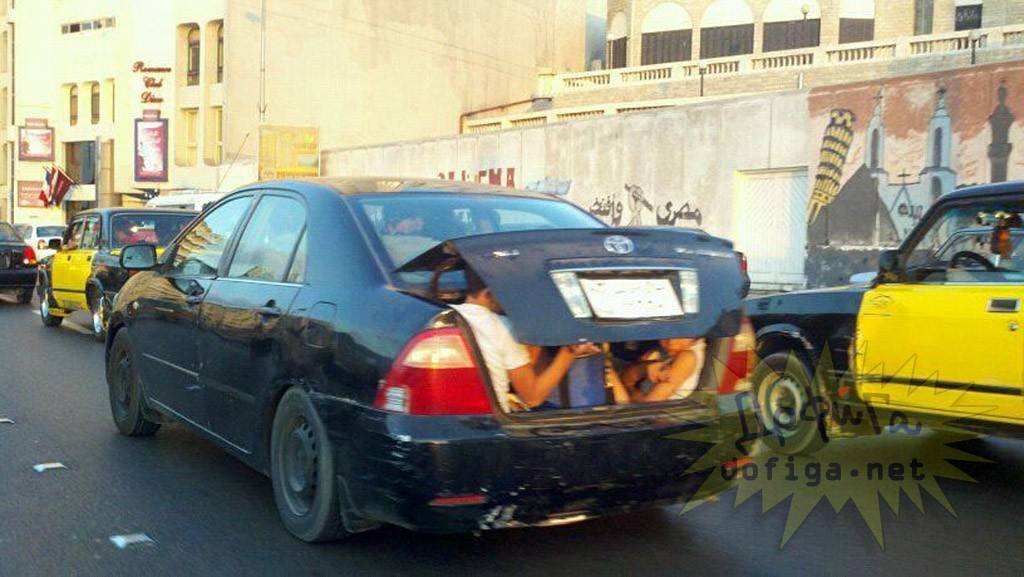 ภาพการใช้ชีวิตแบบเสี่ยงๆ ไม่มีลิมิตชีวิตเกินร้อย