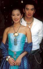 บ้านเฮานั้นมีผู้เฒ่า ผู้แก่ เอาว์แมบองประโอน เด้ออ้าย คืนและวันของชาวบ้านเราไม่เปล่าดาย