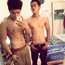 พอฉันเห็นผู้ชายเหล่านี้แล้ว ฉันอยากจะถวายตัวให้จังเลยคะ  . 