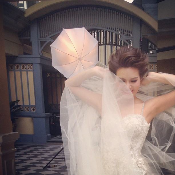 ญาญ่าญิ๋ง กับชุดแต่งงาน หวานหยดย้อย จาก Finale Wedding Magazine