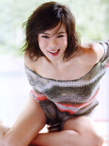 เธอคือสาวมั่น และ สาวทรงเสน่ห์ : คริส หอวัง