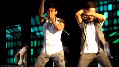 ทำไมนักร้องเกาหลีชอบเต้นท่า.......