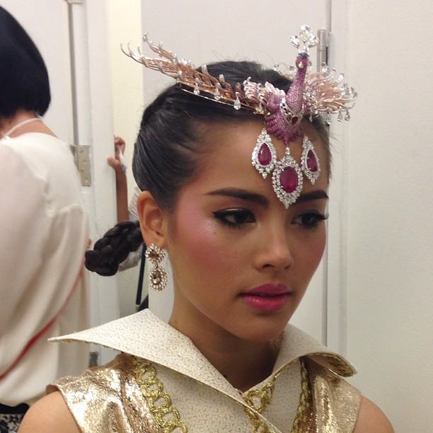 ณเดชน์ ญาญ่า ในชุดหงส์-มังกร คู่บุญบารมี รับตรุษจีน