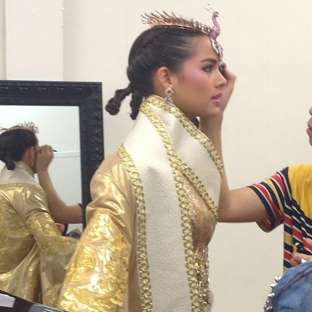 ณเดชน์ ญาญ่า ในชุดหงส์-มังกร คู่บุญบารมี รับตรุษจีน