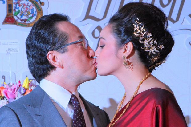 ท้องแล้ว ตั๊ก บงกช เจ้าสัวบุญชัย ทุ่ม 2 ล้าน งดละคร ถอนตัวกลางอากาศ