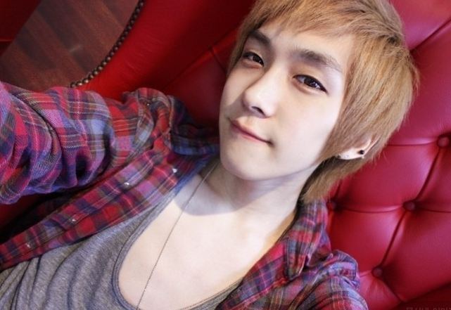 Kwak MinJun (곽민준)