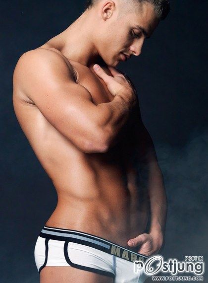 Den Wok by Salvador Pozo : HQ images