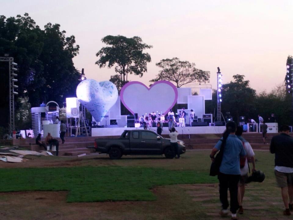 Khonkaen Love Music Festival ฟรีคอนเสิร์ต14/02/56 เวลา 16.00-02.00 น. ณ สวนประตูเมือง ตรงข้ามเซ็นทรัลขอนแก่น