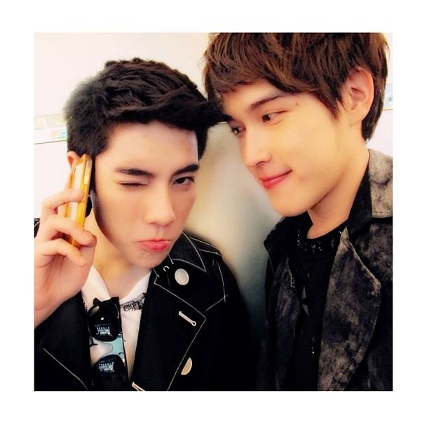 รวมภาพน่ารัก ๆ ของคู่จิ้นดารา รับวันวาเลนไทน์