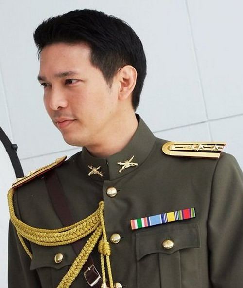 ปิ๊บ รวิชญ์ ยืนยัน เลิกกับภรรยา แต่ยังอยู่ด้วยกันเพราะลูก