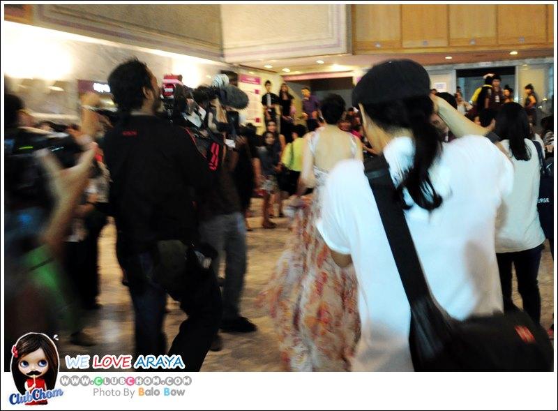 ชมพู่ อารยา รับรางวัลนักแสดงนำหญิงยอดเยี่ยมTop Awards