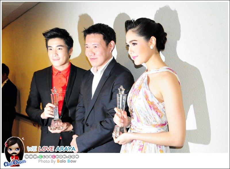 ชมพู่ อารยา รับรางวัลนักแสดงนำหญิงยอดเยี่ยมTop Awards