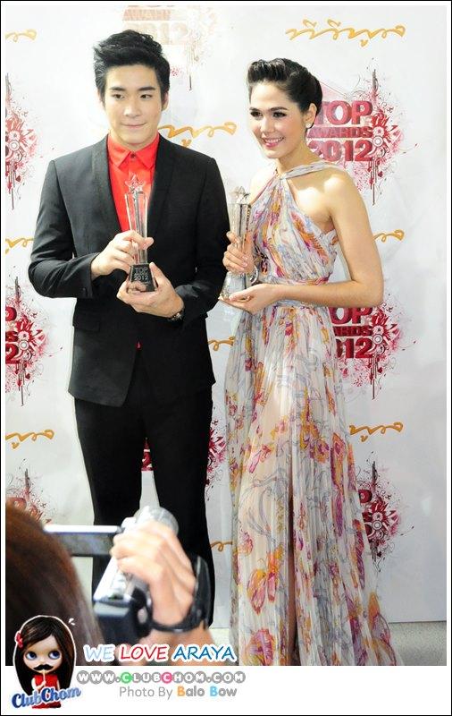 ชมพู่ อารยา รับรางวัลนักแสดงนำหญิงยอดเยี่ยมTop Awards