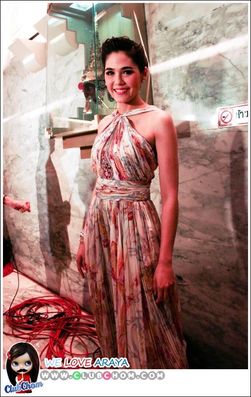 ชมพู่ อารยา รับรางวัลนักแสดงนำหญิงยอดเยี่ยมTop Awards