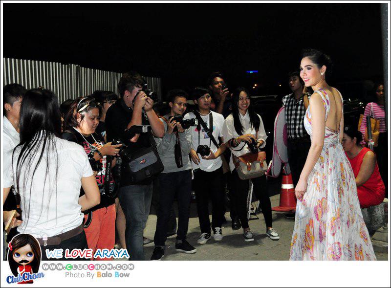 ชมพู่ อารยา รับรางวัลนักแสดงนำหญิงยอดเยี่ยมTop Awards