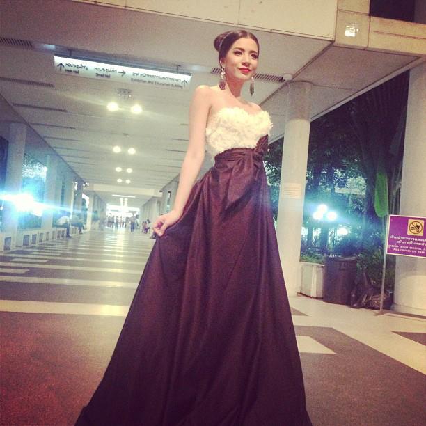 ใบเตย อาร์สยาม ทำเอา เงิบบบไปตามๆกัน การแต่งตัว ของเธอ