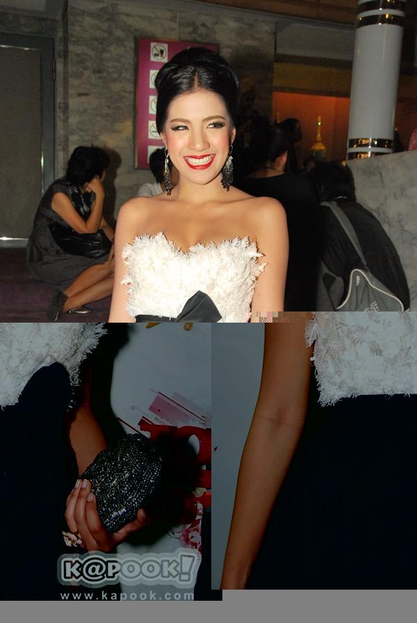 ใบเตย ชุดเกาะอก ใบเตย งาน Top Awards 2012 เซ็กซี่อีกแล้วจ้า