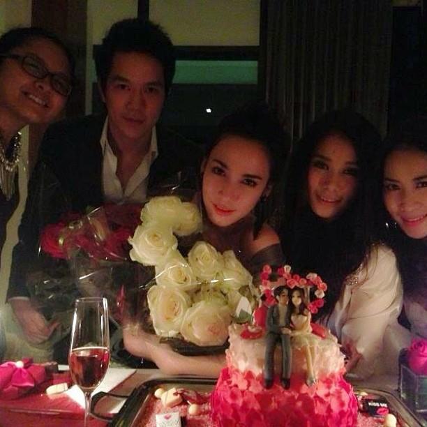 Aum patchrapa Instragram update @ HappyValentine's Day!