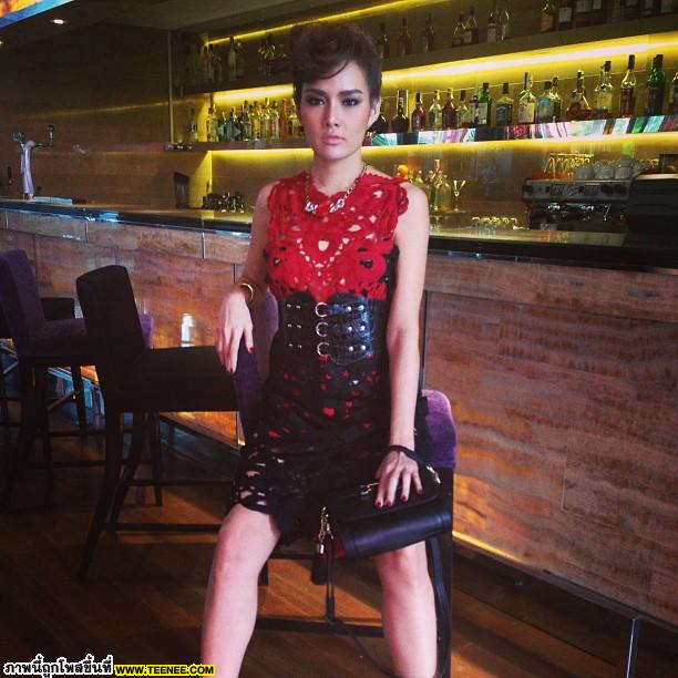 Pic : ญาญ่าญิ๋ง กับอิริยาบถแบบแซ่บๆ