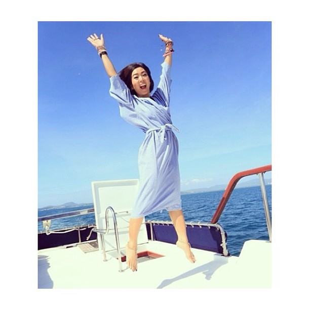 "ลุลา" รีดหุ่นถ่ายชุดว่ายน้ำ