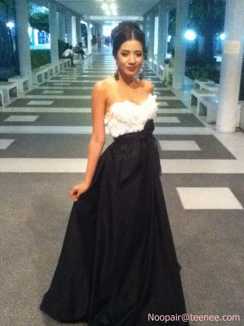 ใบเตย อาร์สยาม เซ็กซี่ โชว์ขา จากงาน TOP AWARD 2013