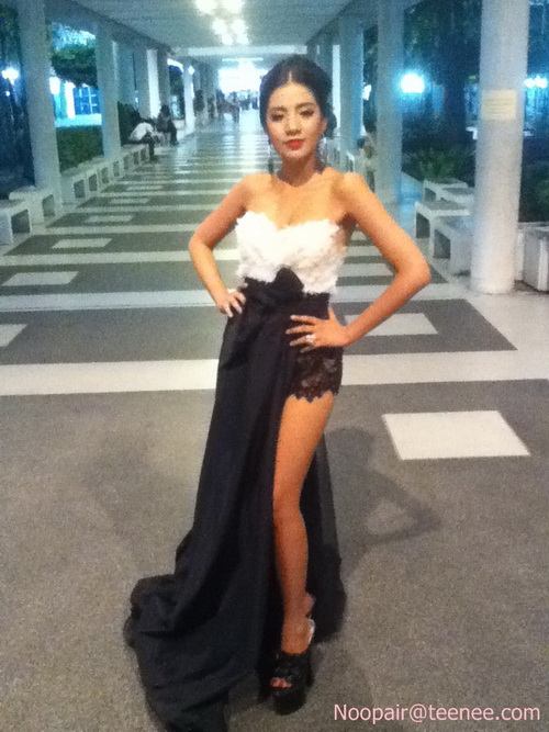 ใบเตย อาร์สยาม เซ็กซี่ โชว์ขา จากงาน TOP AWARD 2013