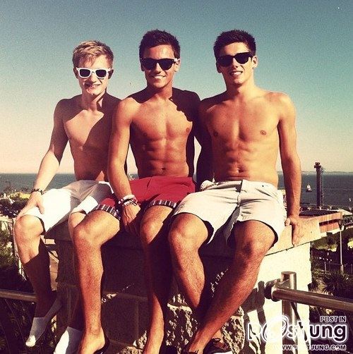 วัยรุ่นฝรั่งหล่อกล้ามสวย ๒