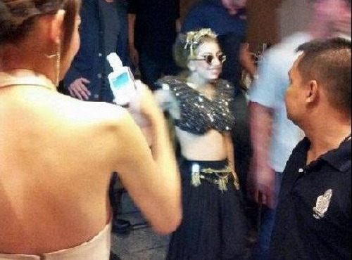 'เลดี้ กาก้า'เลือ่นคอน 4 รอบ!