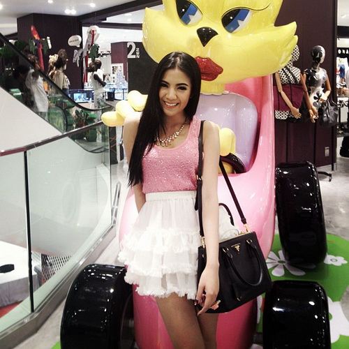 'ใบเตย'เมินถูกขุดรูปแฉถี่ลังเลฟ้อง-รักHappy