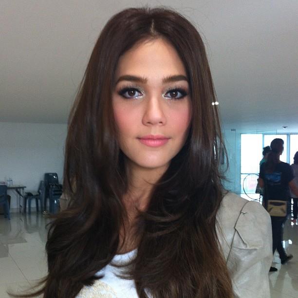 ชมพู่ อารยา อันดับ 1 facebook .ในดาราหญิงไทย ที่มีผู้ติดตามมากที่สุดในประเทศไทย