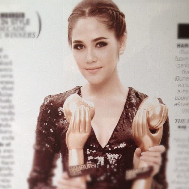 ชมพู่ อารยา อันดับ 1 facebook .ในดาราหญิงไทย ที่มีผู้ติดตามมากที่สุดในประเทศไทย