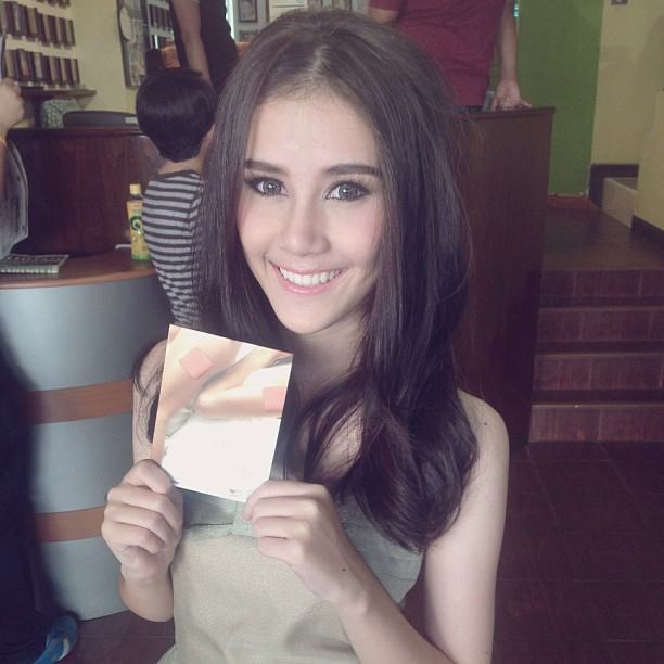 นางเอก ใหม่ ช่อง7 ชื่อ ชาร่า หน้า คล้าย ชมพู่ อารยา มาก เป๊ะมาก