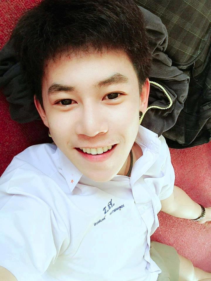 เด็กไทยหล่อๆจากเฟสบุ๊ค