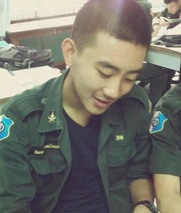 เด็กไทยหล่อๆจากเฟสบุ๊ค