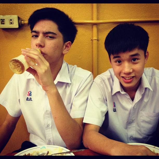 เด็กไทยหล่อๆจากเฟสบุ๊ค