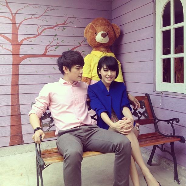 แอปเปิ้ล สีสะเหงี่ยน ไฮโซสาวลาว น่ารักซะ