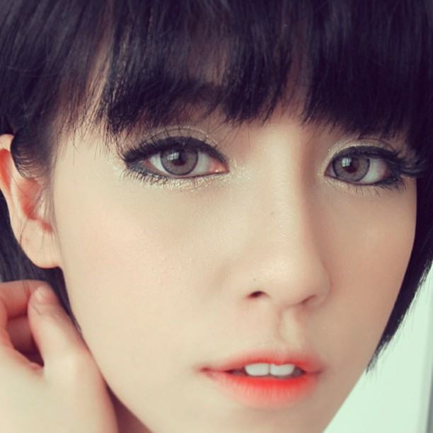 แอปเปิ้ล สีสะเหงี่ยน ไฮโซสาวลาว น่ารักซะ