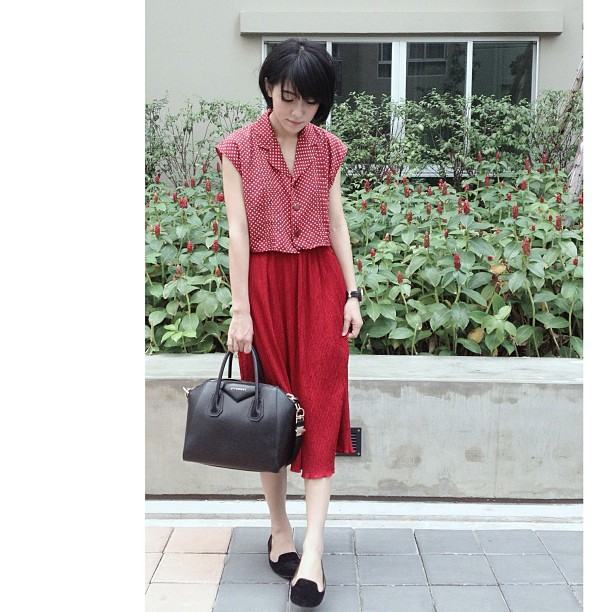 แอปเปิ้ล สีสะเหงี่ยน ไฮโซสาวลาว น่ารักซะ