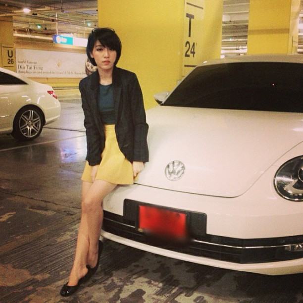 แอปเปิ้ล สีสะเหงี่ยน ไฮโซสาวลาว น่ารักซะ