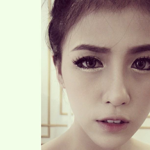 แอปเปิ้ล สีสะเหงี่ยน ไฮโซสาวลาว น่ารักซะ