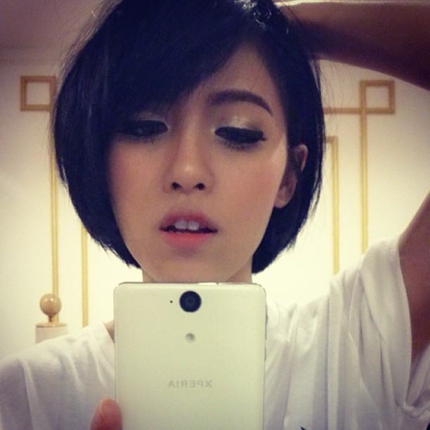 แอปเปิ้ล สีสะเหงี่ยน ไฮโซสาวลาว น่ารักซะ