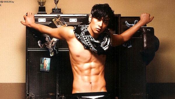 10 หนุ่มหล่อล่ำจากเกาหลีที่มาพร้อมซิกแพคขยี้ใจสาว ๆ